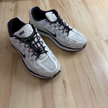Nike Sports Shoes