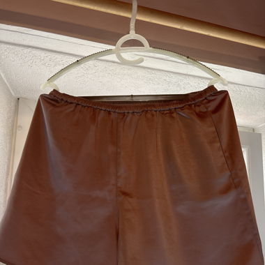 Short satiné élégant 
