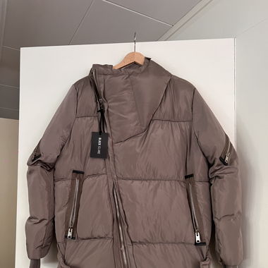 Daunenjacke grau-beige M
