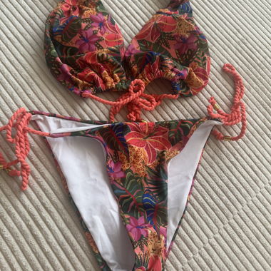 Bikini colorato con lacci M