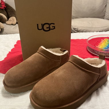 UGG CLASSIC MICRO Ankle Boots – Never Worn!