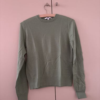 Grüner Pullover