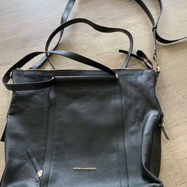 Piquadro Laptop-Tasche aus schwarzem Leder