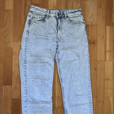 Jeans Hellblau