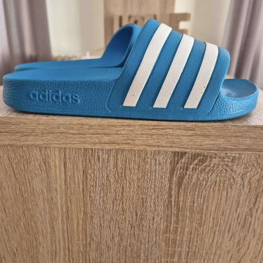 Tongs Adidas bleues