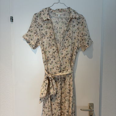 Long, light floral dress with belt
