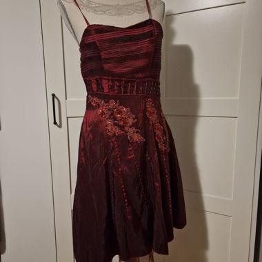 Vestito bordeaux con ricami, taglia M