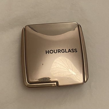 Hourglass Bronzer-Illuminator