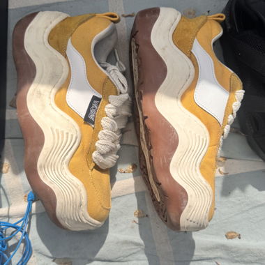 Baskets nuage jaune et blanc