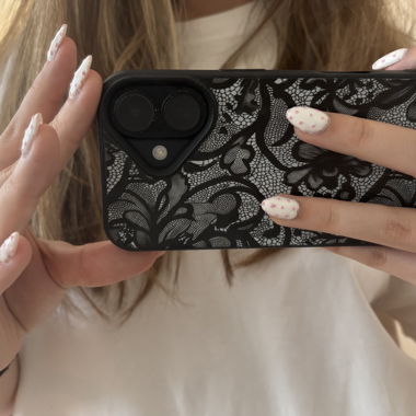 Phone case with floral/lace pattern