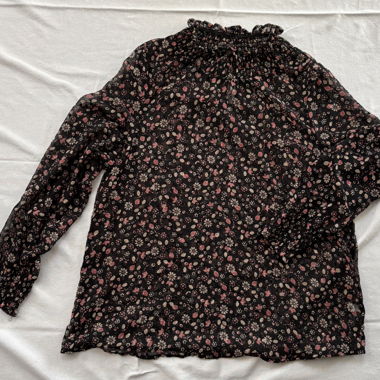 Blouse à motifs fleuri 
