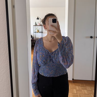 Blouse with flowers
