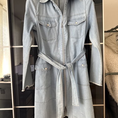 Abito in denim con cintura