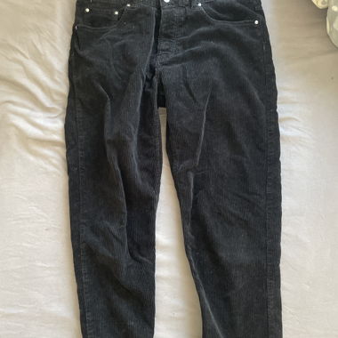 Pantaloni in velluto a coste neri
