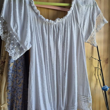 Haut de tunique en dentelle