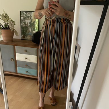 Bunte leichte Sommerhosen