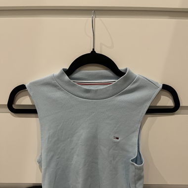 Blaues Top