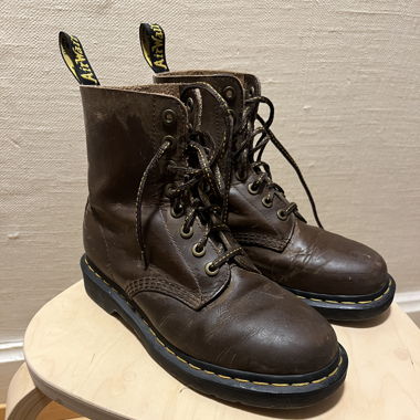 Dr. marten boots