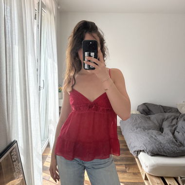 Vintage red top