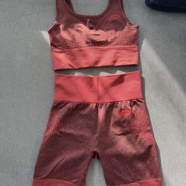 Set fitness senza cuciture bordeaux