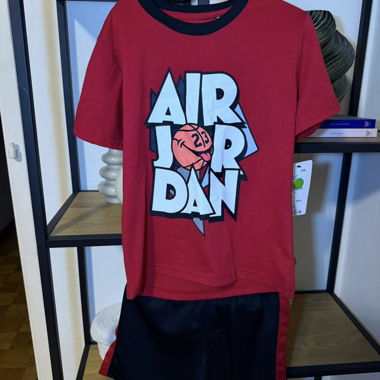 Completo Jordan Air rosso/nero 6 anni