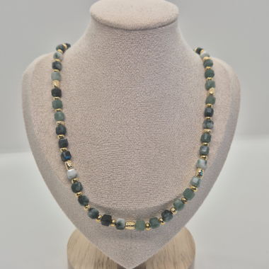Collier vert et doré 