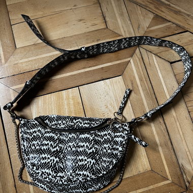 Crossbody-Tasche mit Schlangenprint