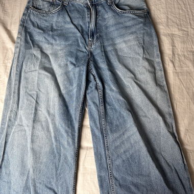 Jeans a gamba larga