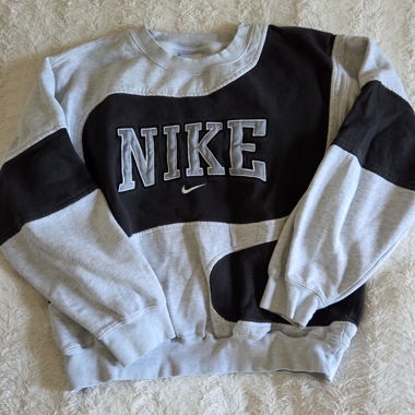 Pull Nike ramené de Camden à Londre 