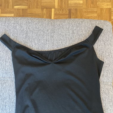 Haut noir décolleté 