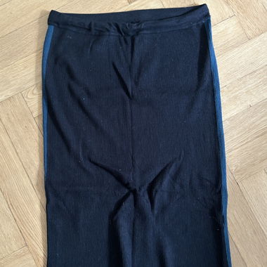 Jupe crayon sombre XL