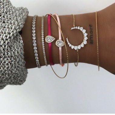 Anhängerkettenarmband mit Tropfenstein