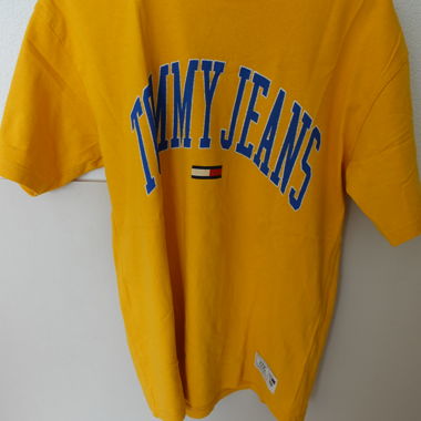 Gelbes Tommy Jeans T-Shirt Grösse M