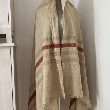 Beige scarf with red stripes