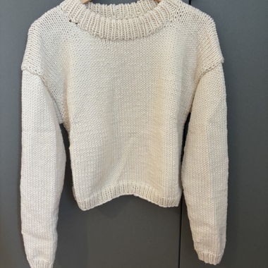 Ecru knitted round-neck sweater