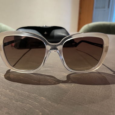 New Women’s Sunglasses with Case