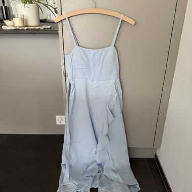 Hellblaues Spaghettitraeger Kleid