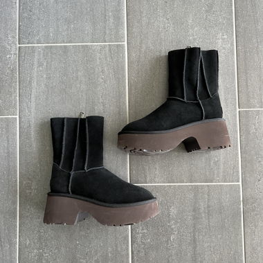 Bottes UGG à plateforme noires