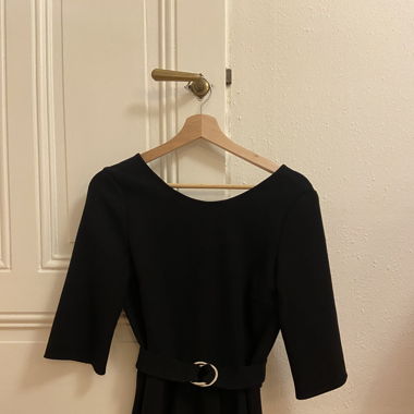 Top neuf, dos nue avec ceinture marque ba&sh 