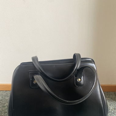Schwarze Tasche