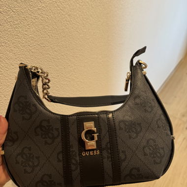 GUESS Schultertasche schwarz