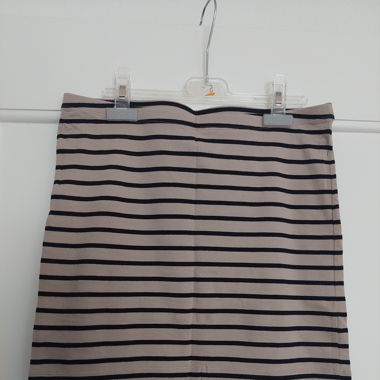 Jupe beige à rayures