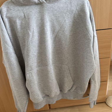 Grauer Hoodie mit Spruch 