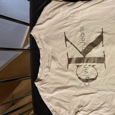 Calvin Klein Tshirt