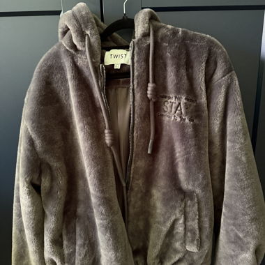 Sweat à capuche en fausse fourrure TWIST