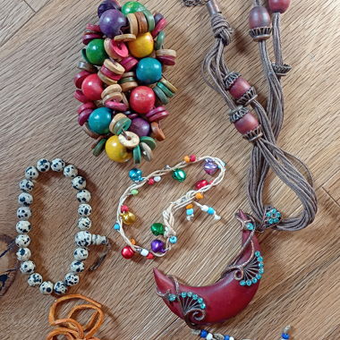 Lotto di bracciali artigianali