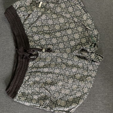 kurze Stoff Hose