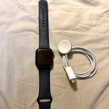 Smartwatch mit Ladegerät