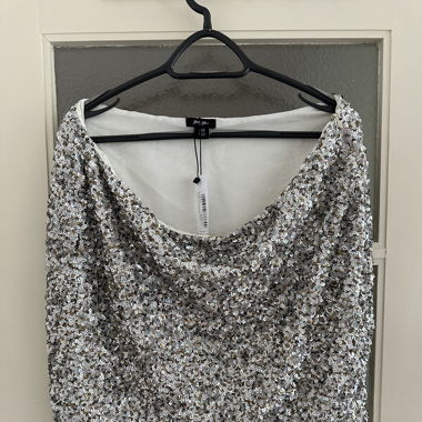 Neuer Glitzerrock