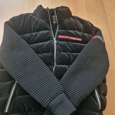 Gilet matelassé Prada en duvet noir